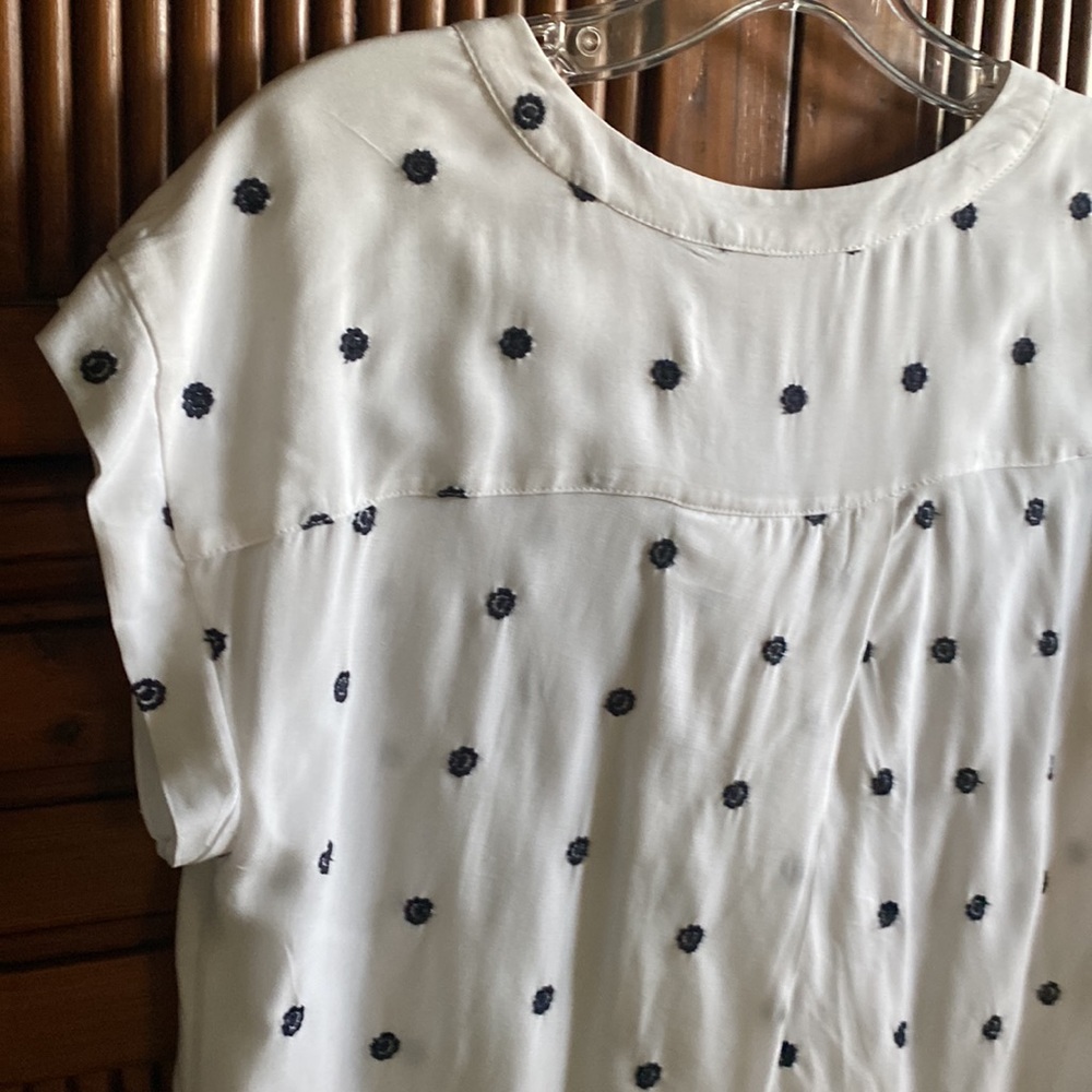 Women’s Loft Capped Sleeved Blouse - Picture 10 of 12
